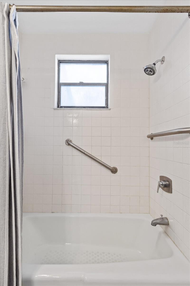 PARADISE POINT VILLAS CONDO - Residential