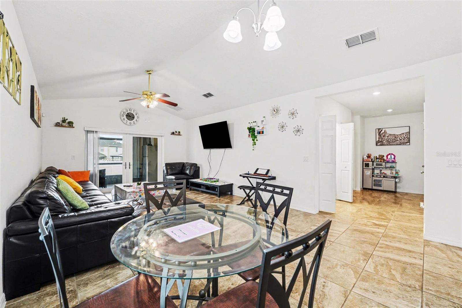 LAUREL ESTATES - Residential