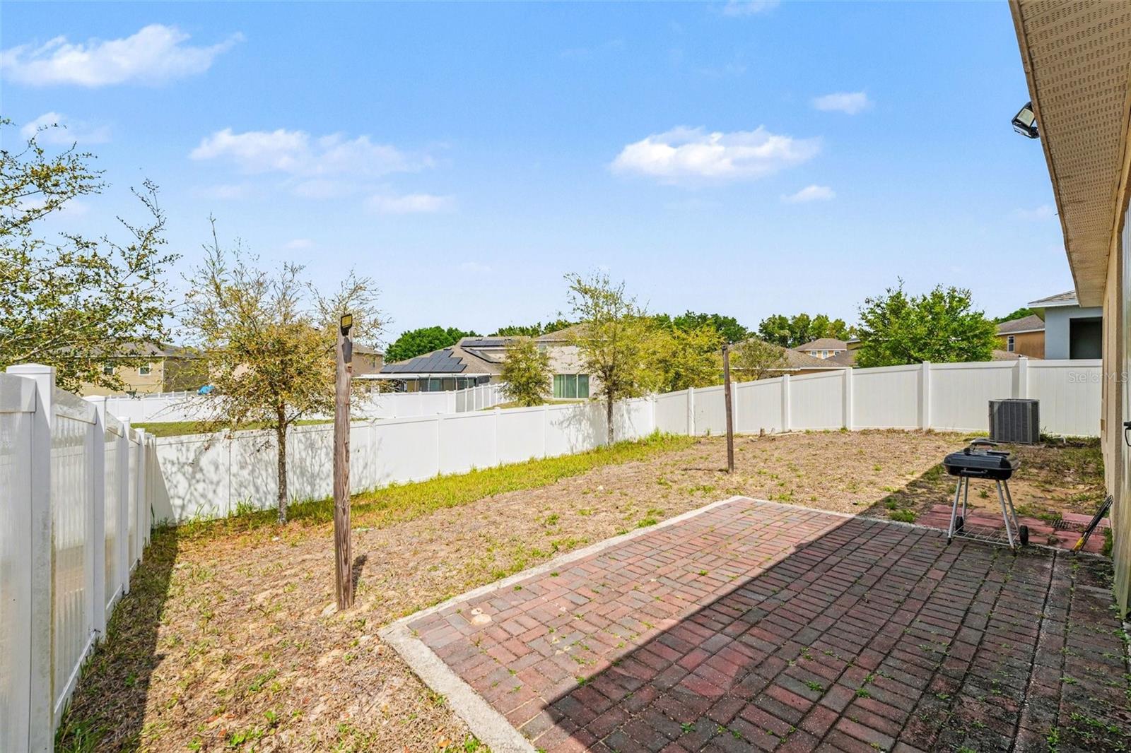 LAUREL ESTATES - Residential