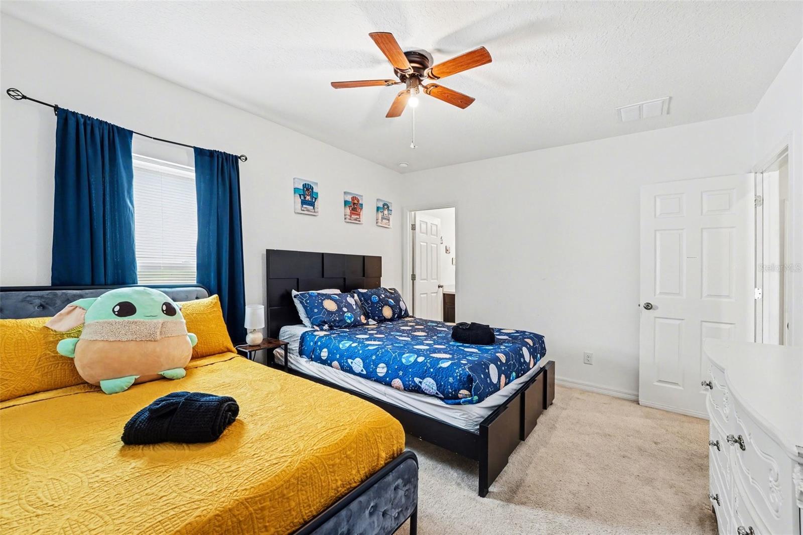 LAUREL ESTATES - Residential