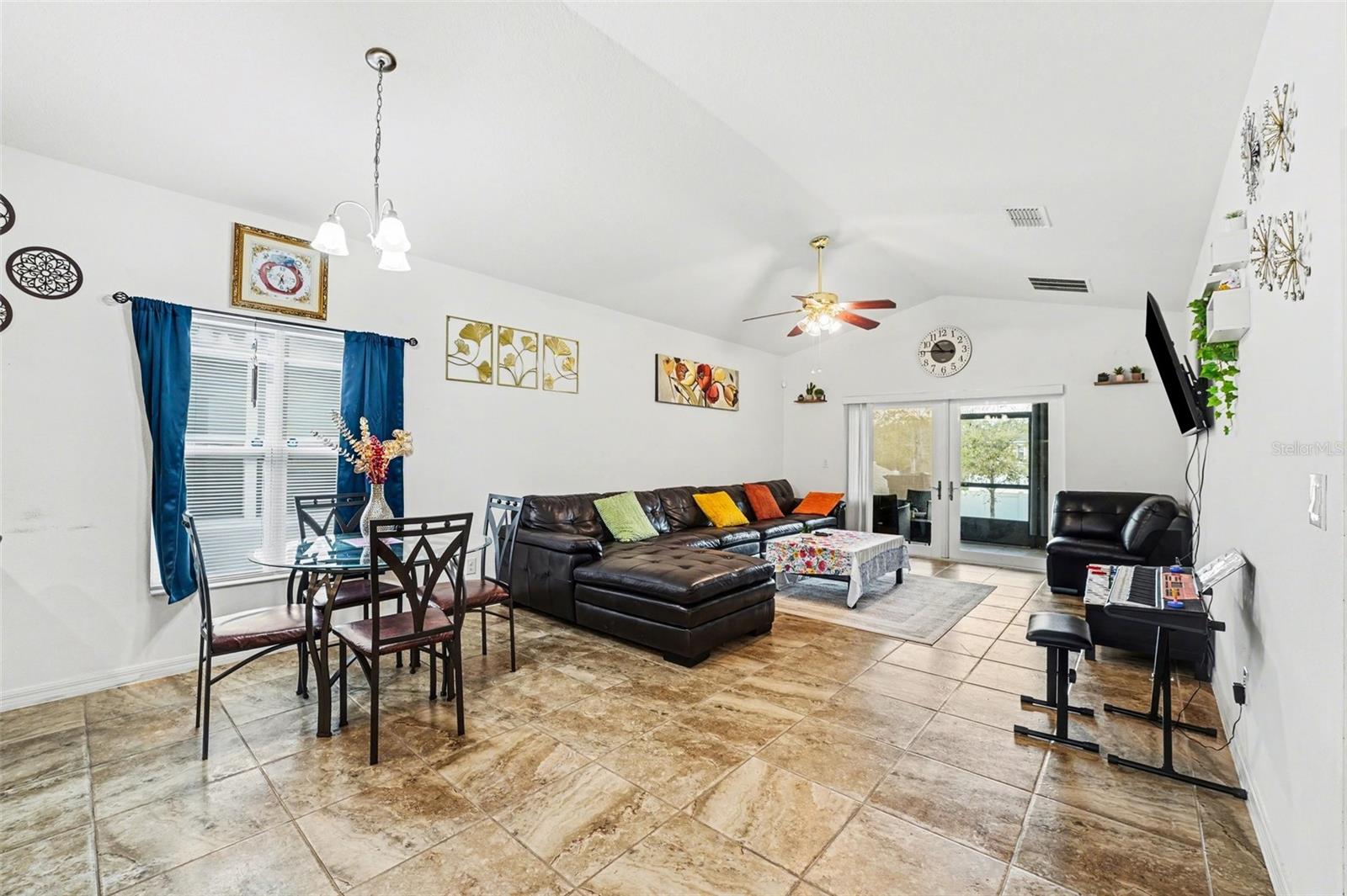 LAUREL ESTATES - Residential