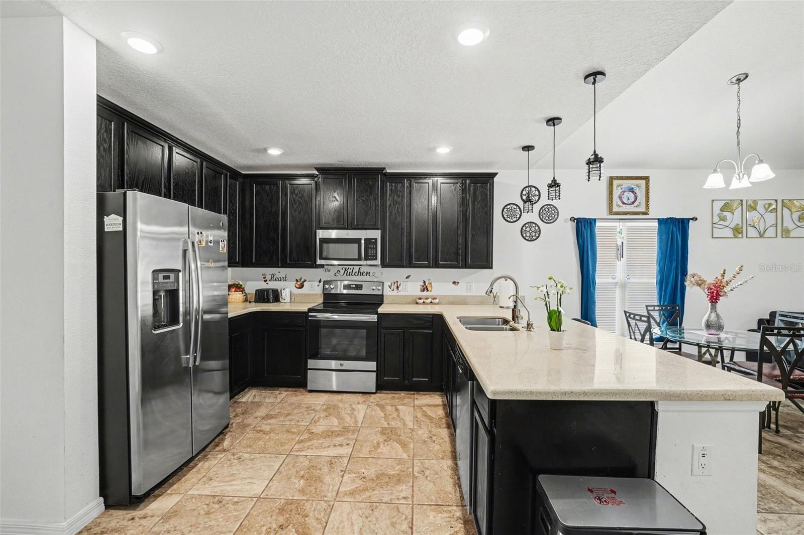 LAUREL ESTATES - Residential