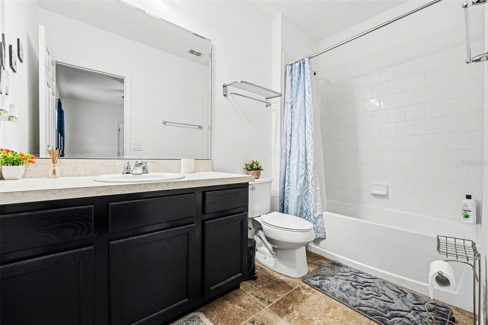 LAUREL ESTATES - Residential