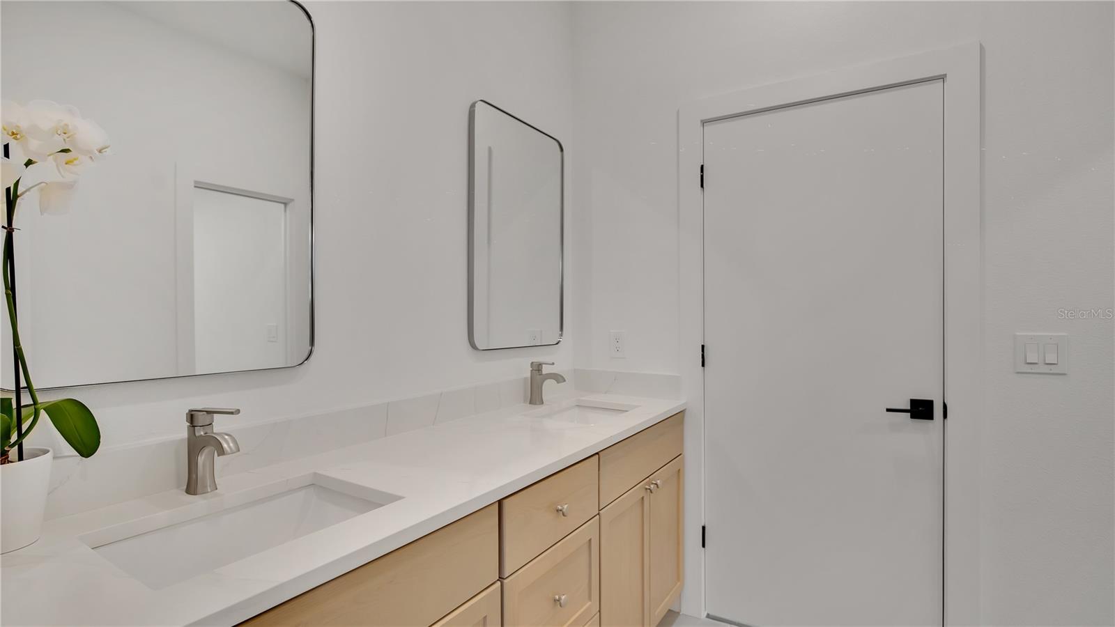 WINDERMERE TOWN - Residential