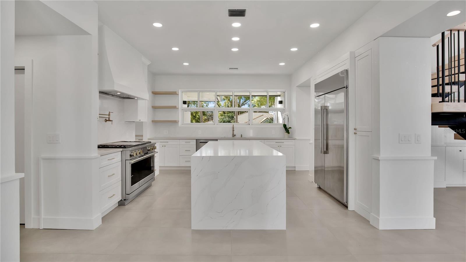 409 W 2ND AVENUE