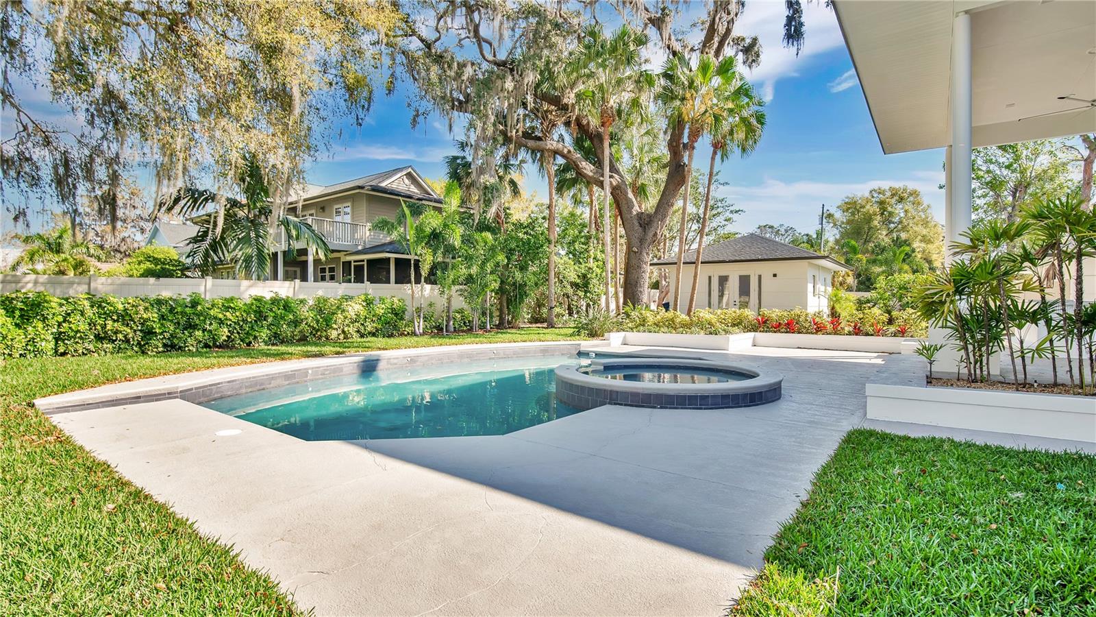 WINDERMERE TOWN - Residential