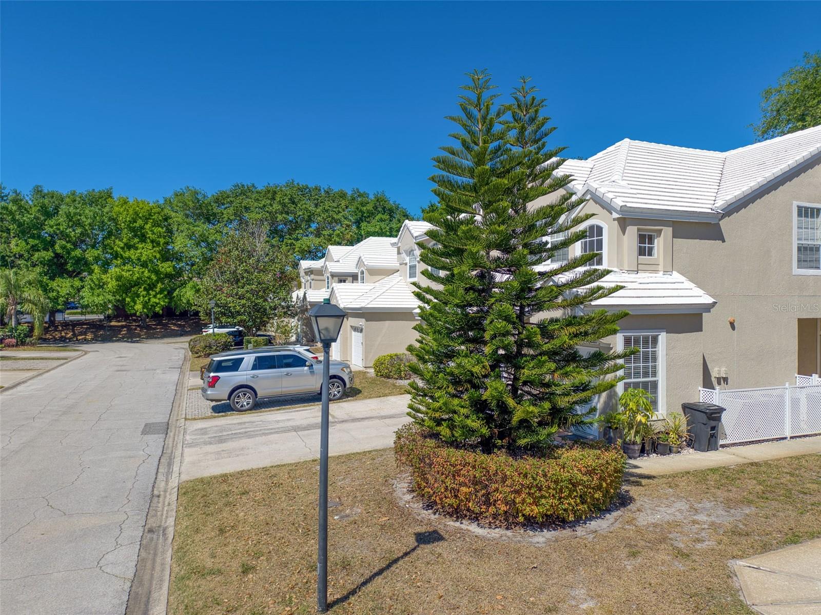 6936 DELLA DRIVE 33
