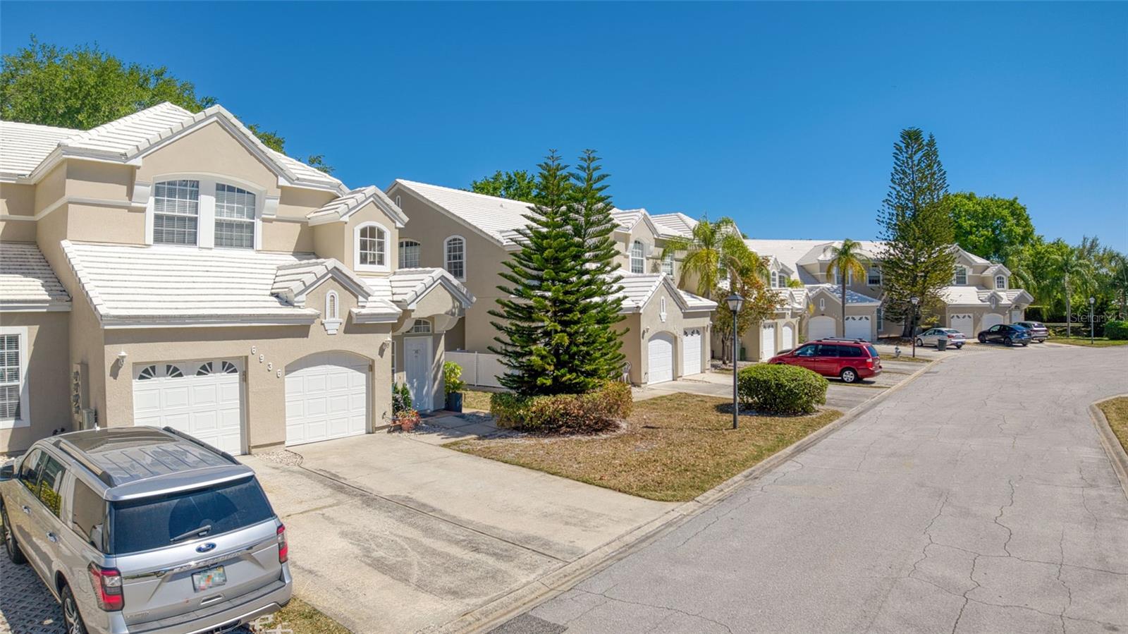 6936 DELLA DRIVE 33