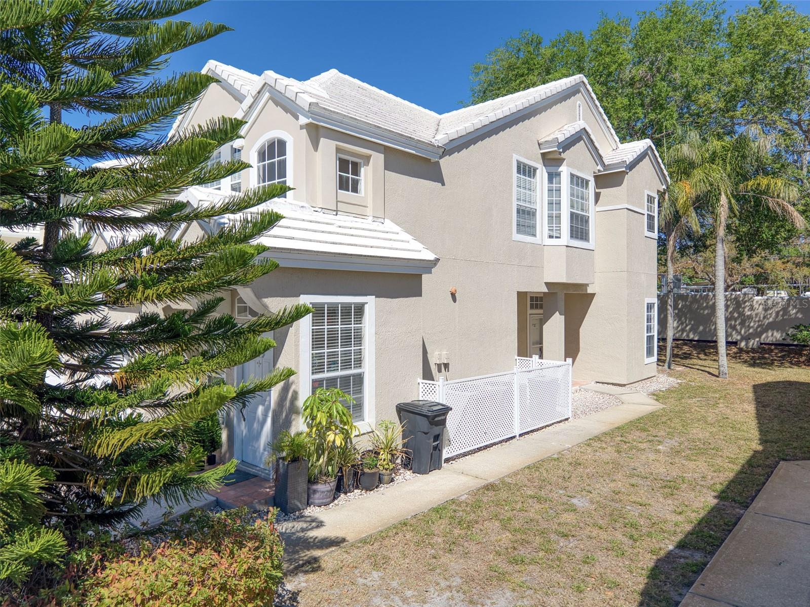 6936 DELLA DRIVE 33