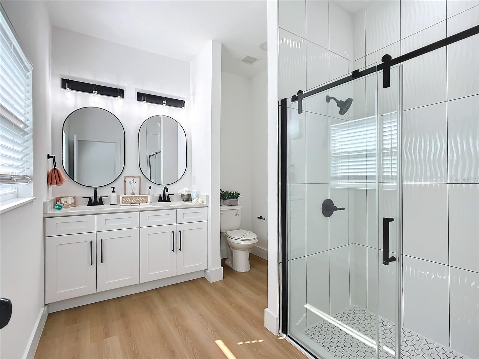 ROLLING HILLS UN 05 - Residential