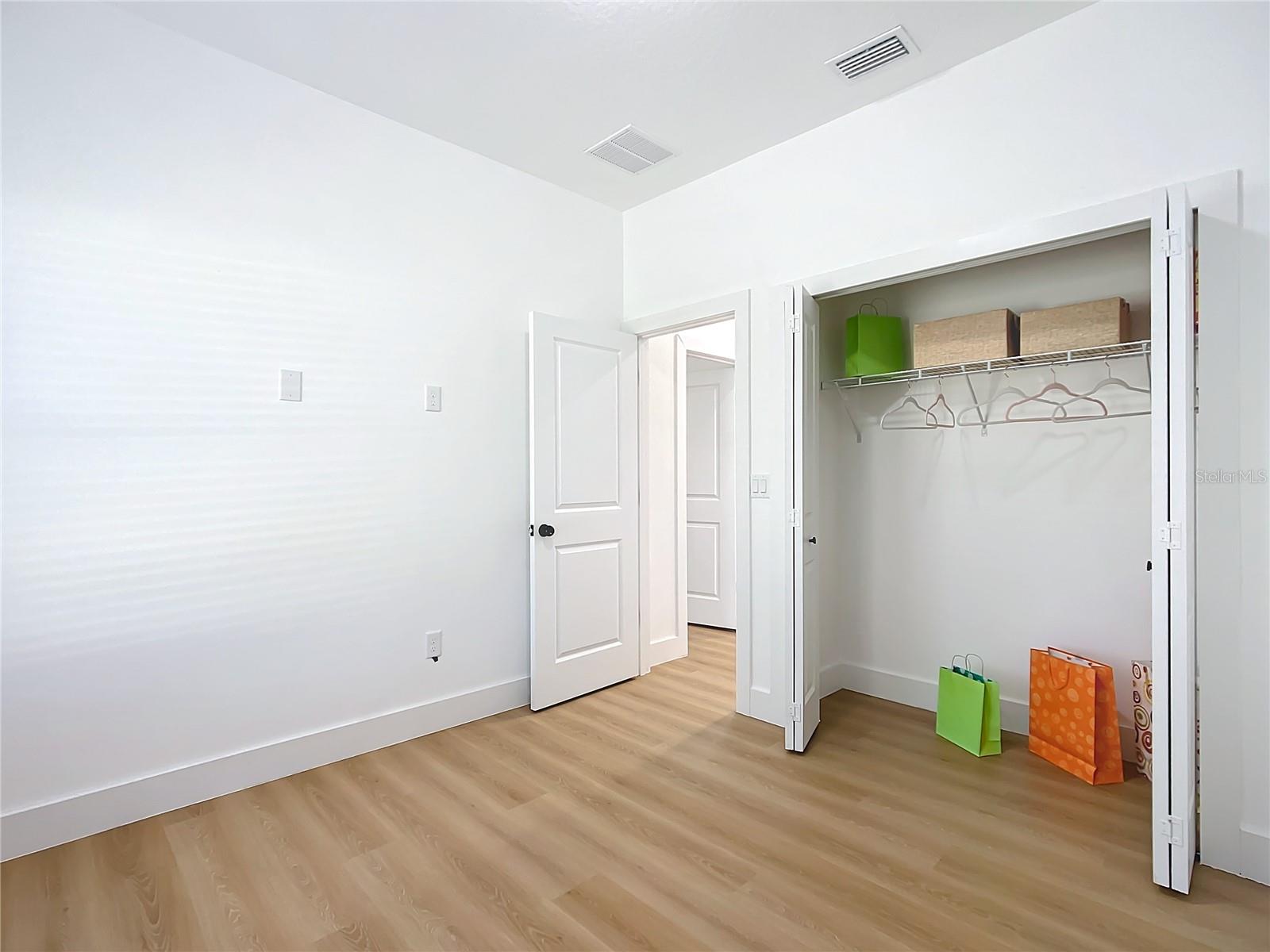 ROLLING HILLS UN 05 - Residential