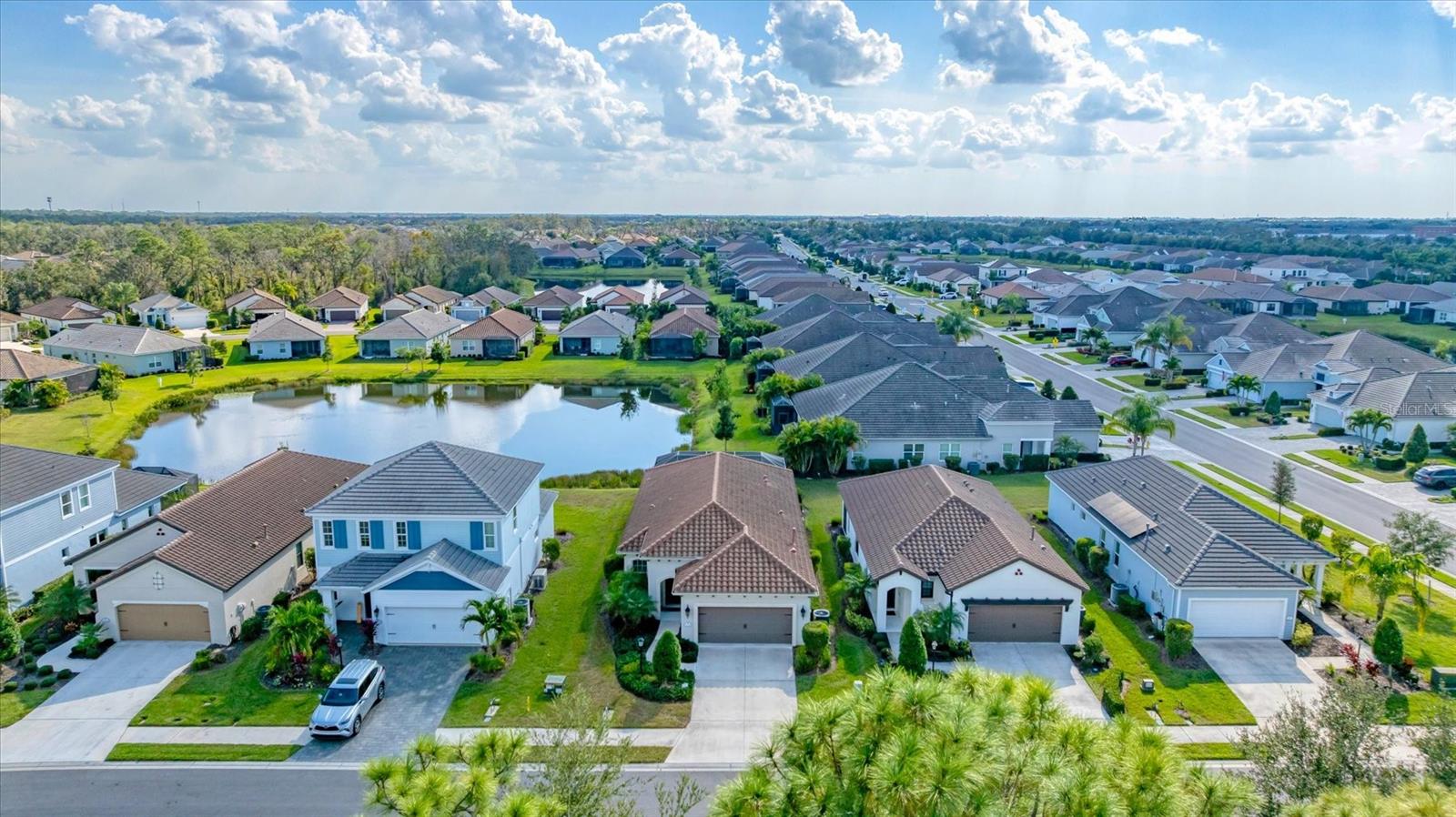 12949 TRUE BLUE CIRCLE