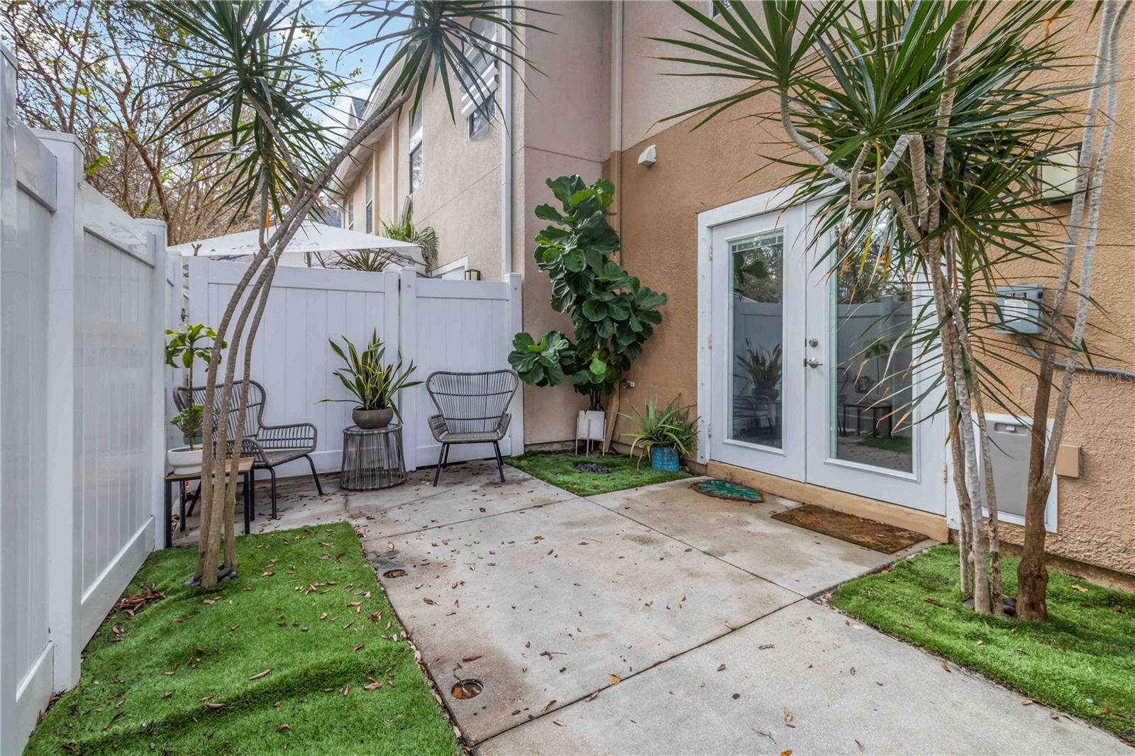 LAS PALMAS TWNHMS - Residential