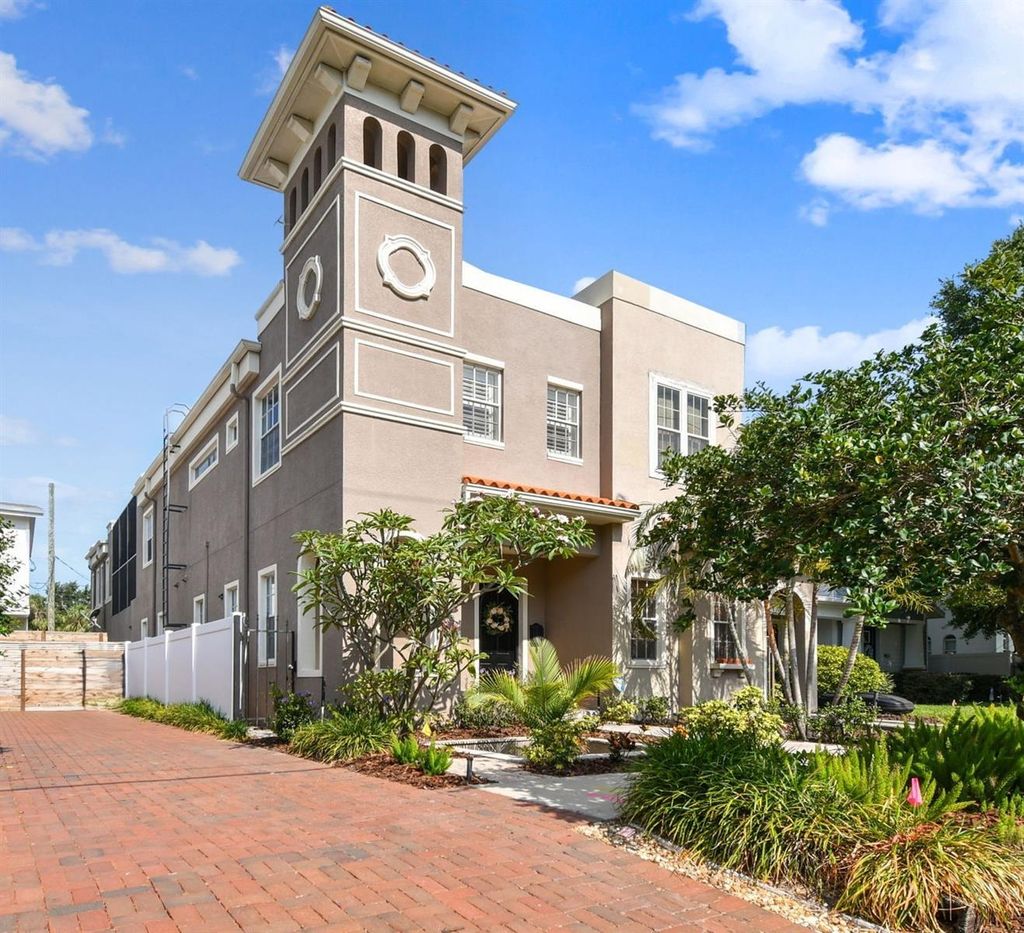 Photo of 407 S Fremont Avenue #B, Tampa, FL 33606 (MLS # TB8387556)