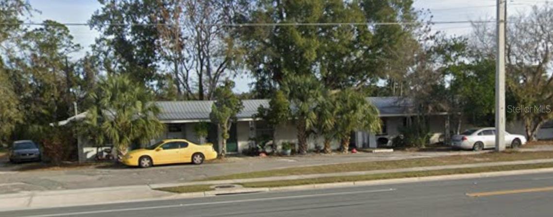 COUNTRY CLUB ESTATES - Residential Lease