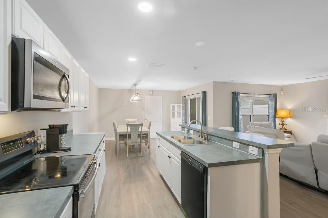 AVALON PARK VILLAGE 06 - Residential