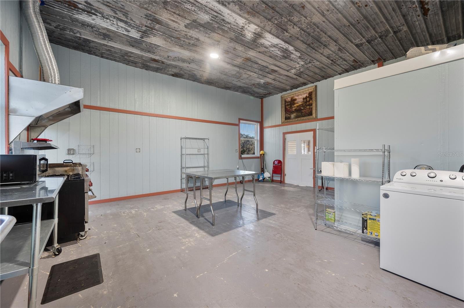 ACREAGE - Commercial Sale