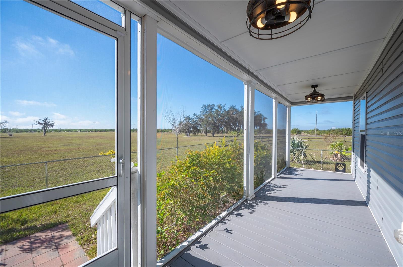 ACREAGE - Commercial Sale