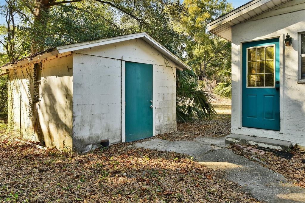 Photo of 10015 Ohio Avenue, Thonotosassa, FL 33592 (MLS # TB8498706)