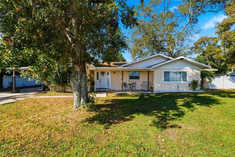 Photo of 1852 W Lake Parker Drive, Lakeland, FL 33805 (MLS # TB8449882)