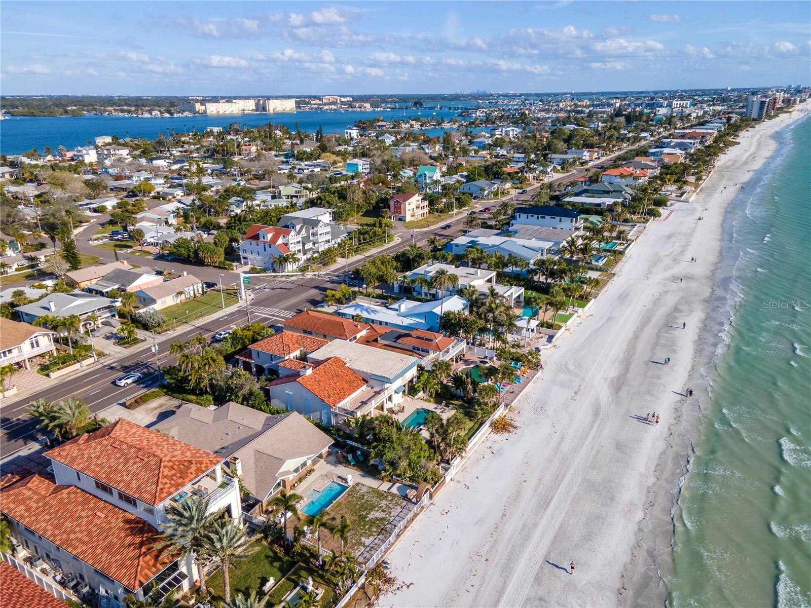 LONE PALM BEACH 1ST ADD - Residential