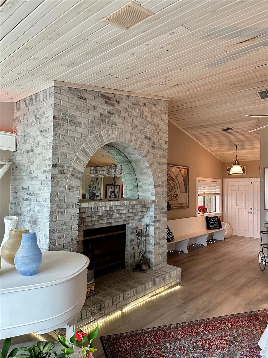 LONE PALM BEACH 1ST ADD - Residential