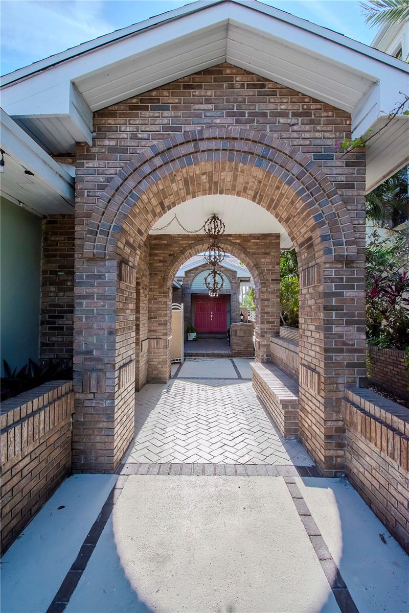 LONE PALM BEACH 1ST ADD - Residential