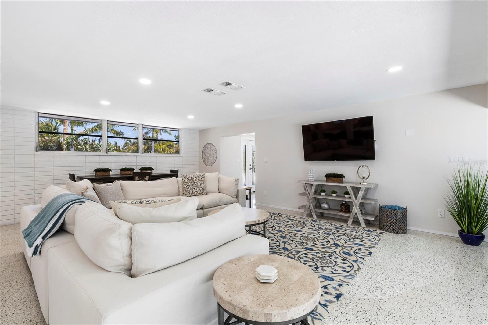 LIDO C - Residential Lease