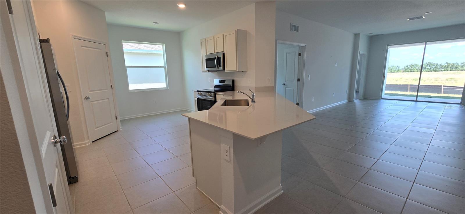 HAMILTON BLUFF SUB - Residential Lease