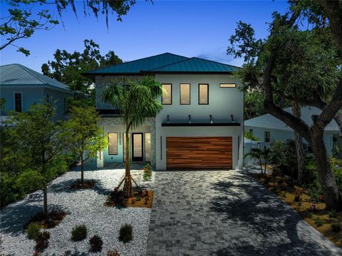 2425 FLOYD STREET SARASOTA FL 34239
