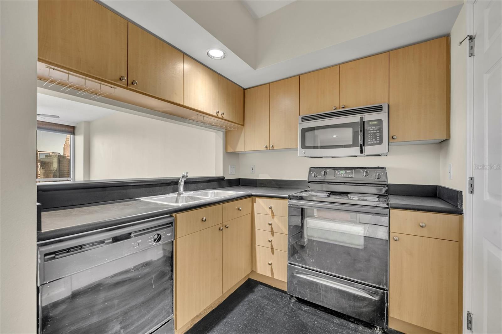 WAVERLY ON LAKE EOLA - Residential