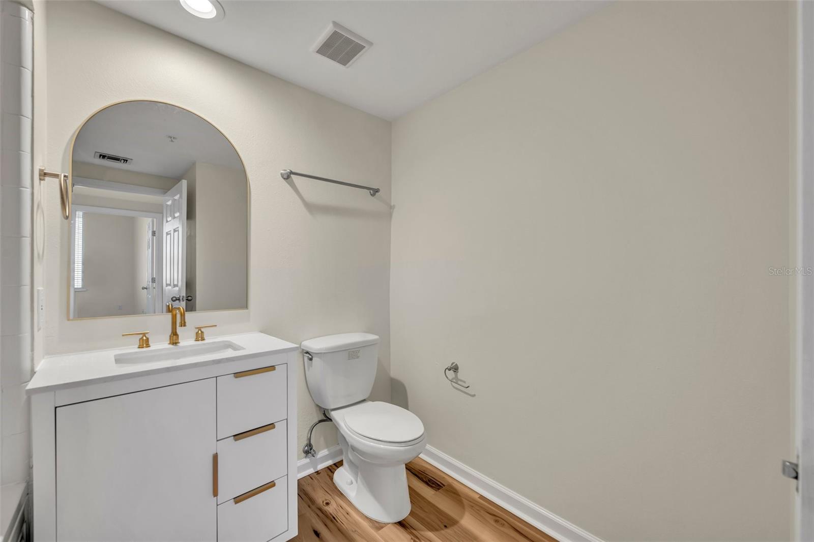 WAVERLY ON LAKE EOLA - Residential