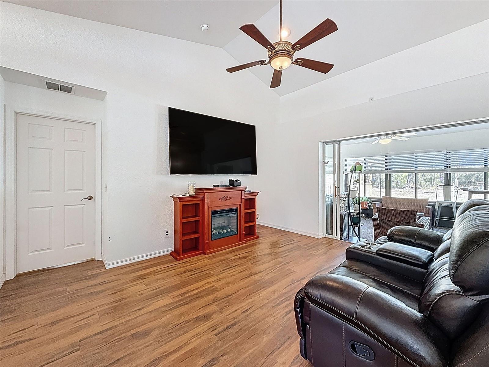 CITRUS SPGS UNIT 01 - Residential