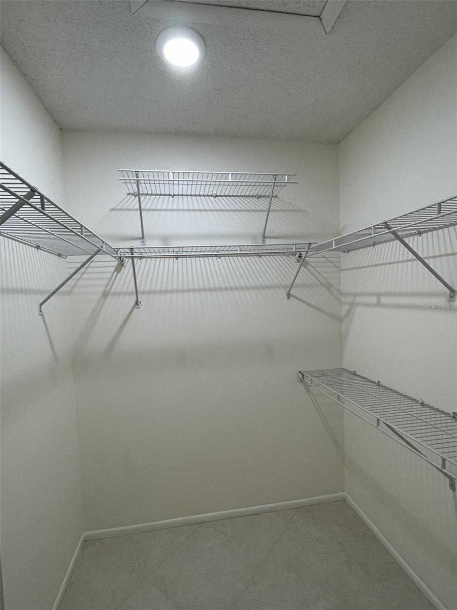 PALM-AIRE AT SARASOTA 10-B - Residential