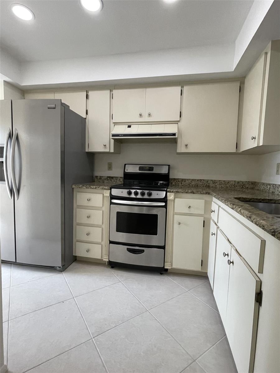 PALM-AIRE AT SARASOTA 10-B - Residential