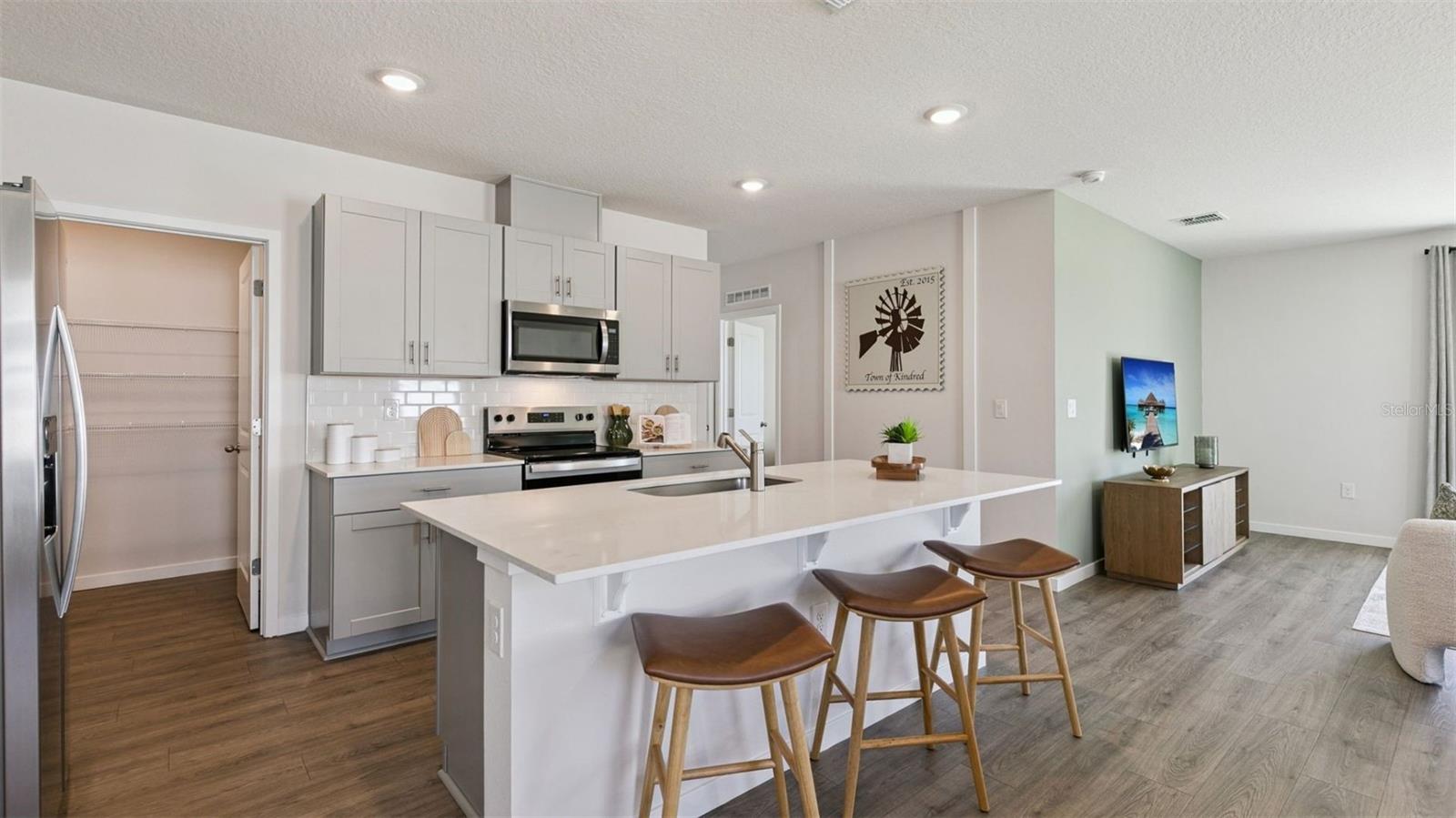 906 BLUET DRIVE