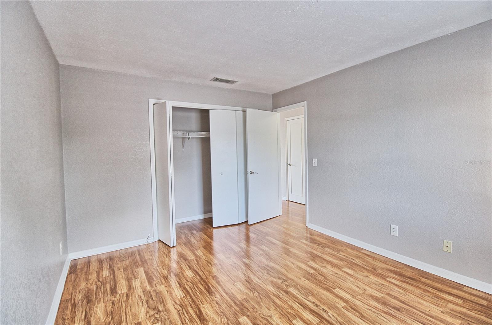 WHISPERING OAKS - Residential Lease