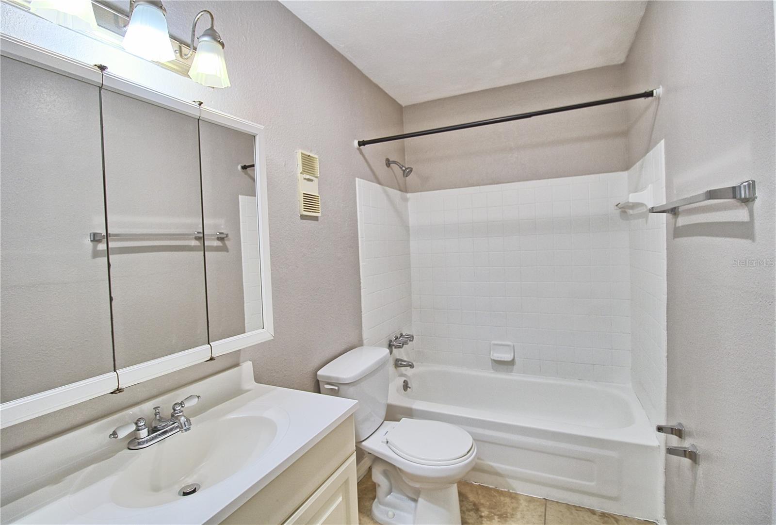 WHISPERING OAKS - Residential Lease