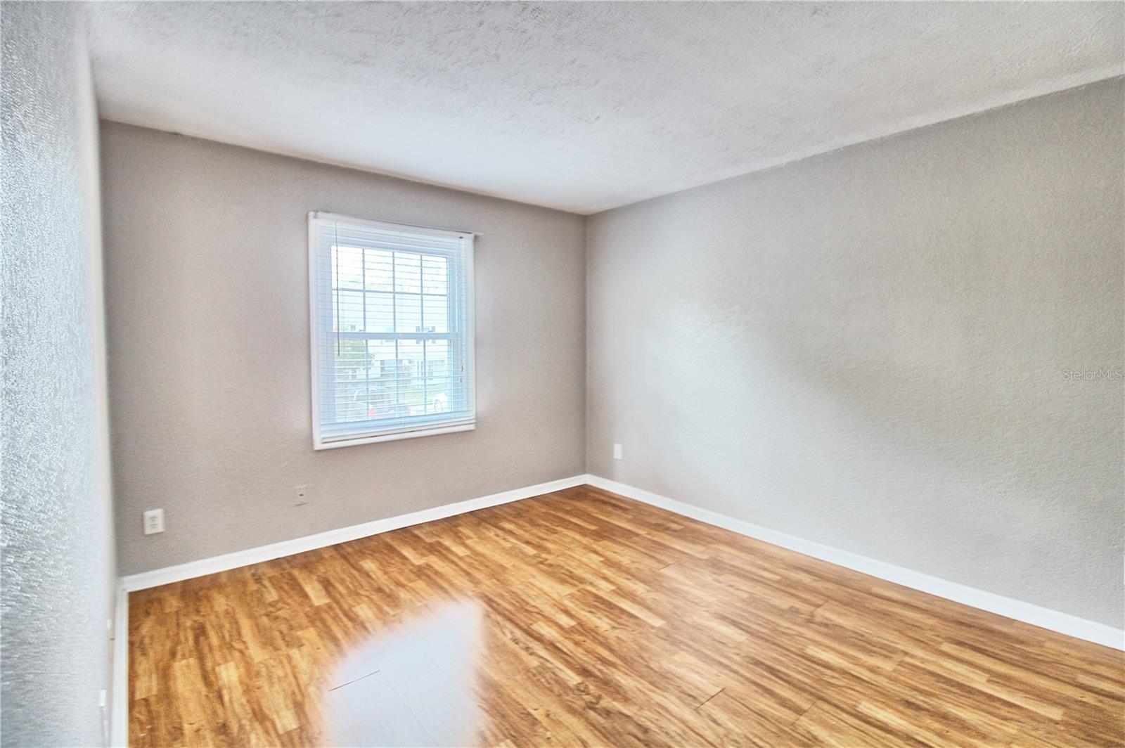 WHISPERING OAKS - Residential Lease