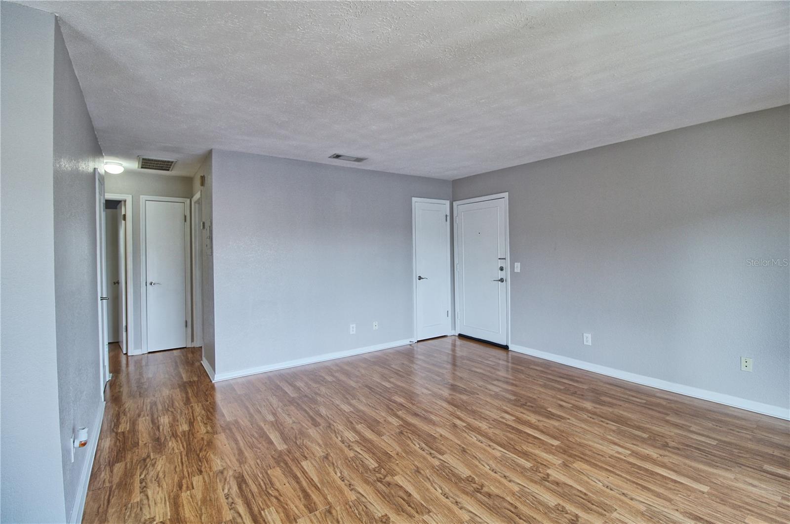 WHISPERING OAKS - Residential Lease