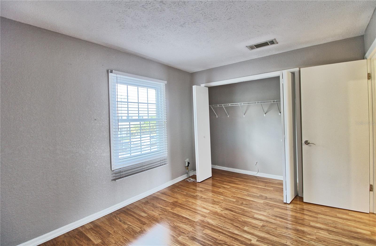 WHISPERING OAKS - Residential Lease