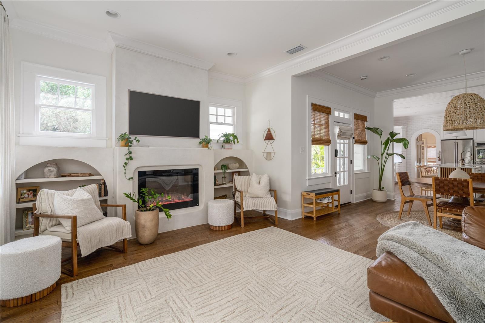 2412 W PROSPECT ROAD