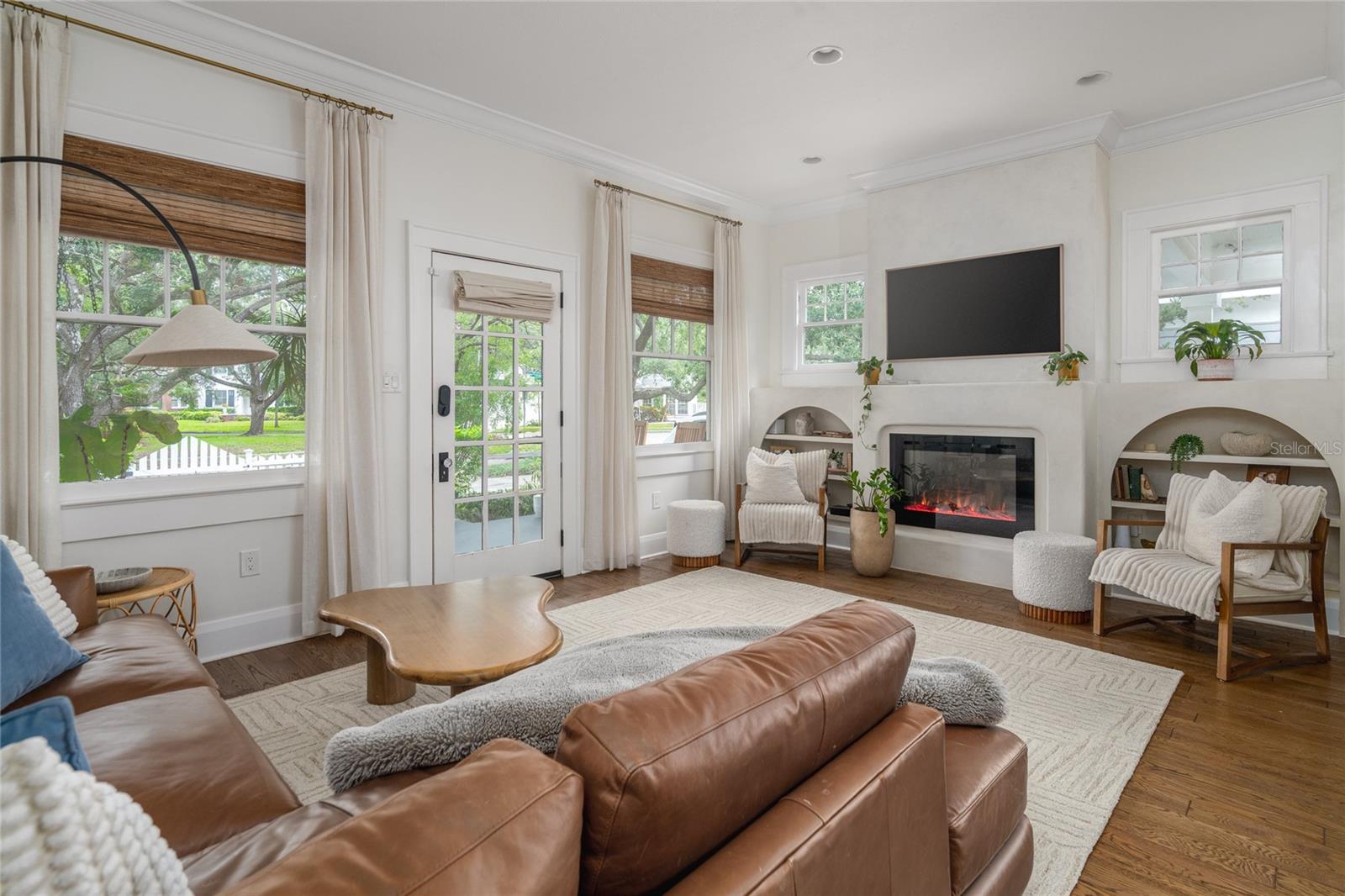 2412 W PROSPECT ROAD