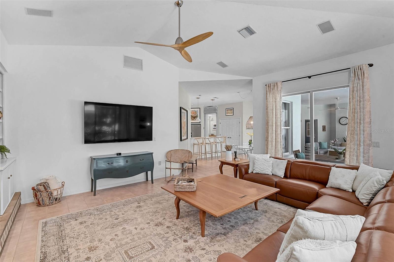 CALUSA LAKES - Residential