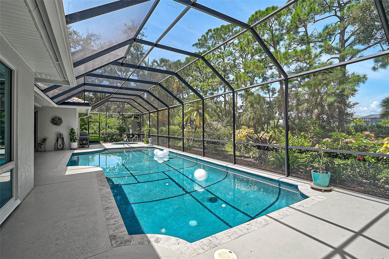 CALUSA LAKES - Residential