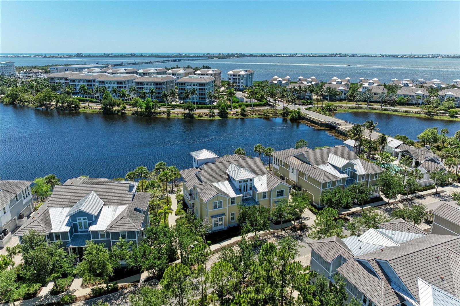 HARBOUR ISLE - MANGROVE WALK - Residential