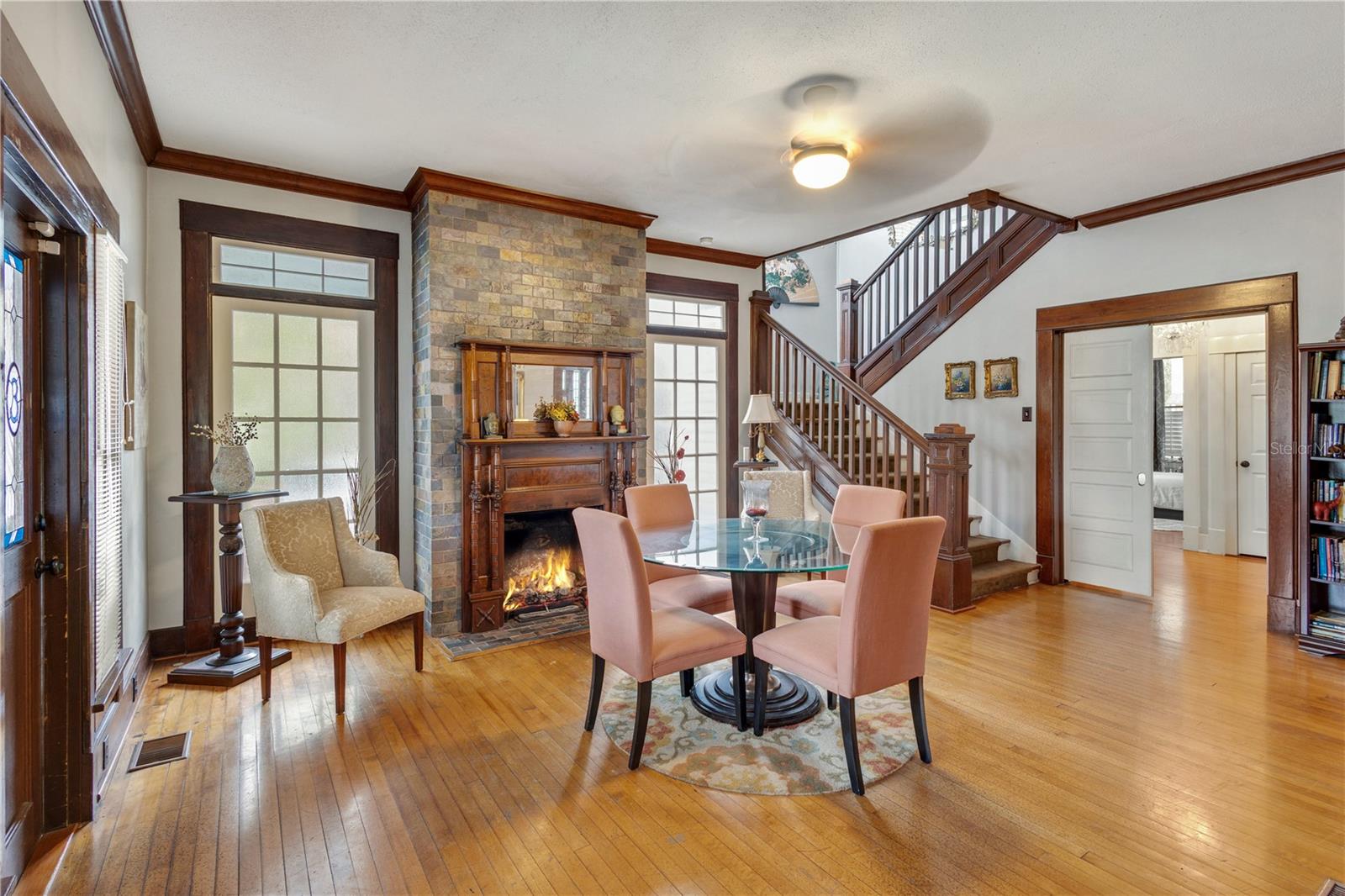 824 E UNIVERSITY AVENUE