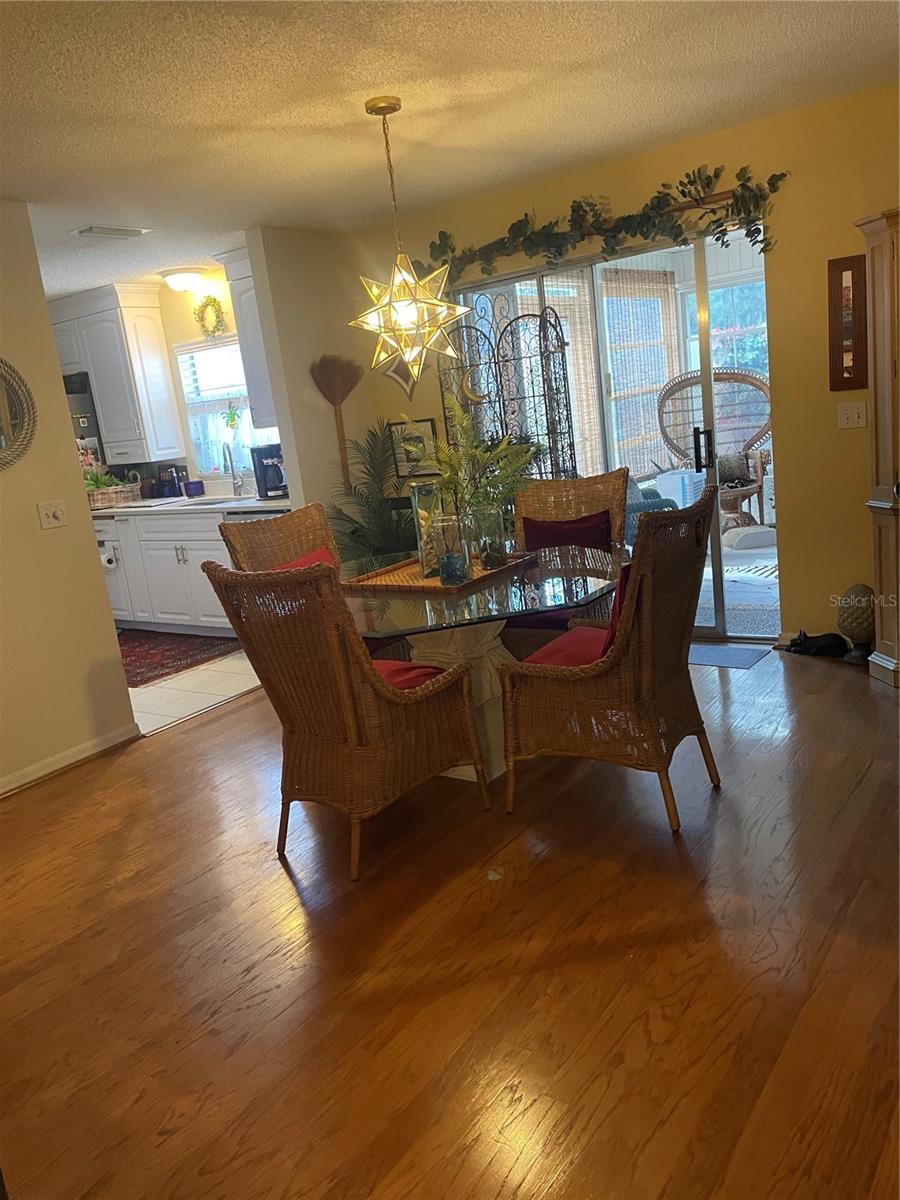 LADY LAKE ORANGE BLOSSOM GARDENS COURTYARD VILLAS - Residential