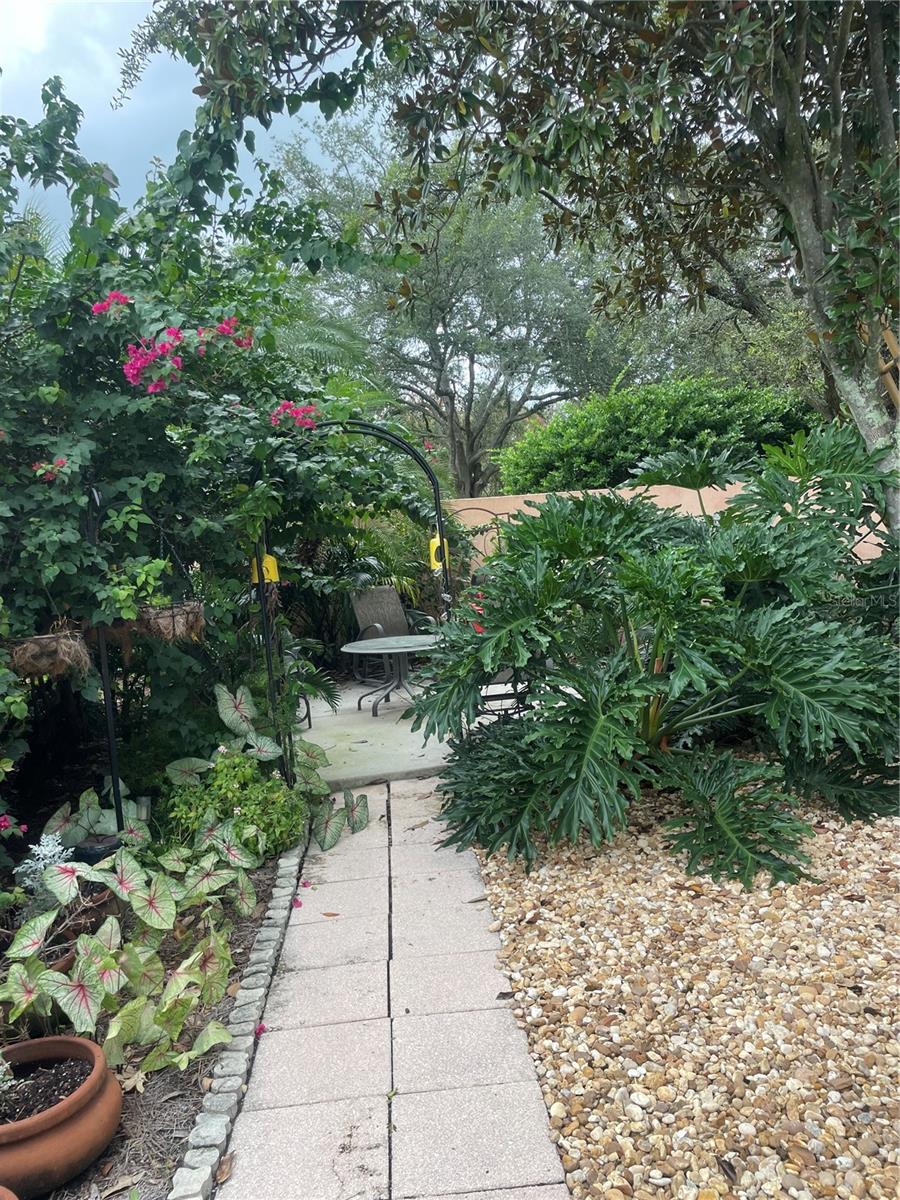 LADY LAKE ORANGE BLOSSOM GARDENS COURTYARD VILLAS - Residential