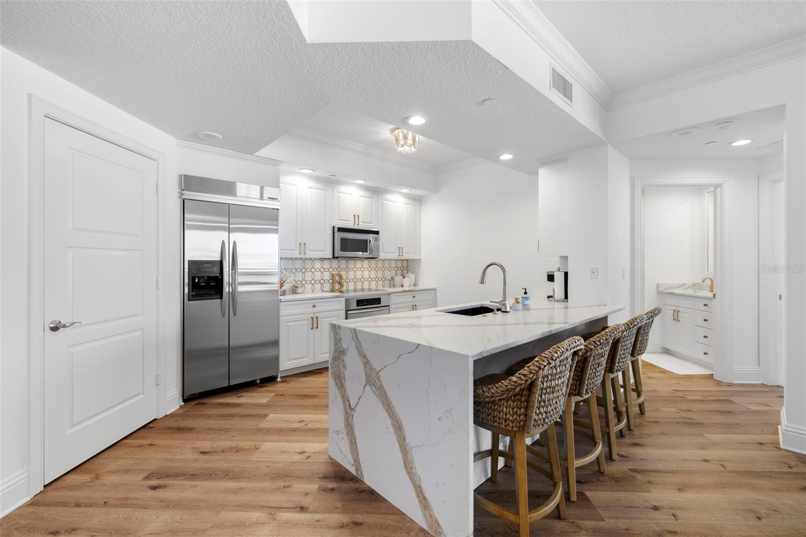 11 BAYMONT STREET 909